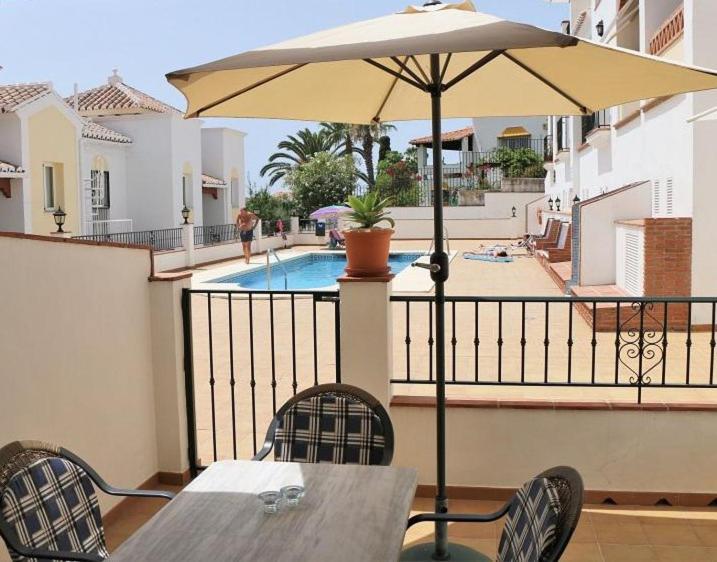 Casa Kasander, Two Bedroom Appartment Near Beach With Pool نيرخا المظهر الخارجي الصورة