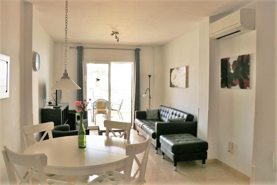 Casa Kasander, Two Bedroom Appartment Near Beach With Pool نيرخا المظهر الخارجي الصورة
