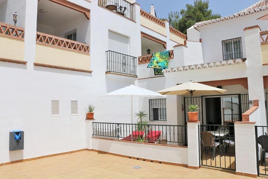 Casa Kasander, Two Bedroom Appartment Near Beach With Pool نيرخا المظهر الخارجي الصورة